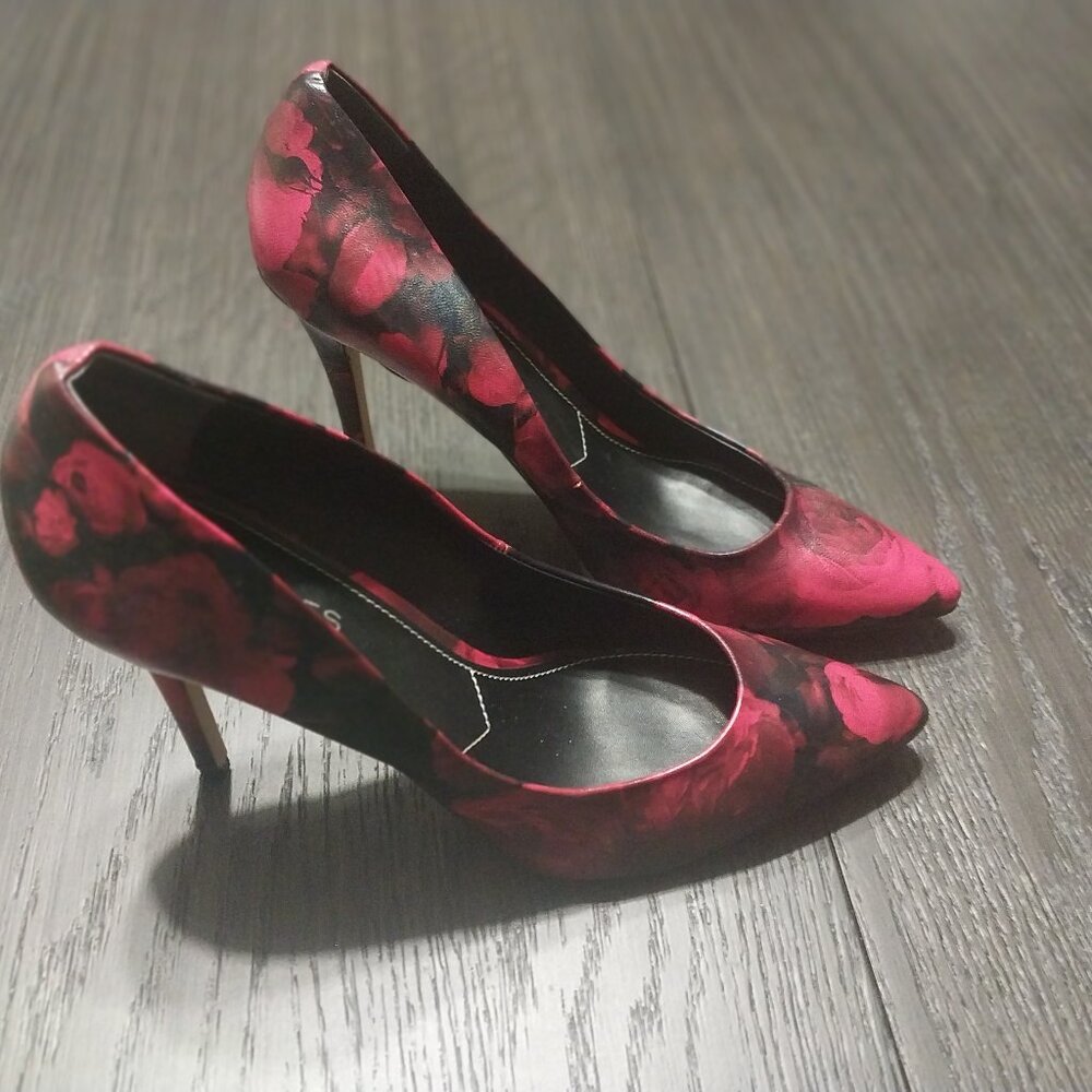 Charles by Charles David Rose Heels, size 11 Women's